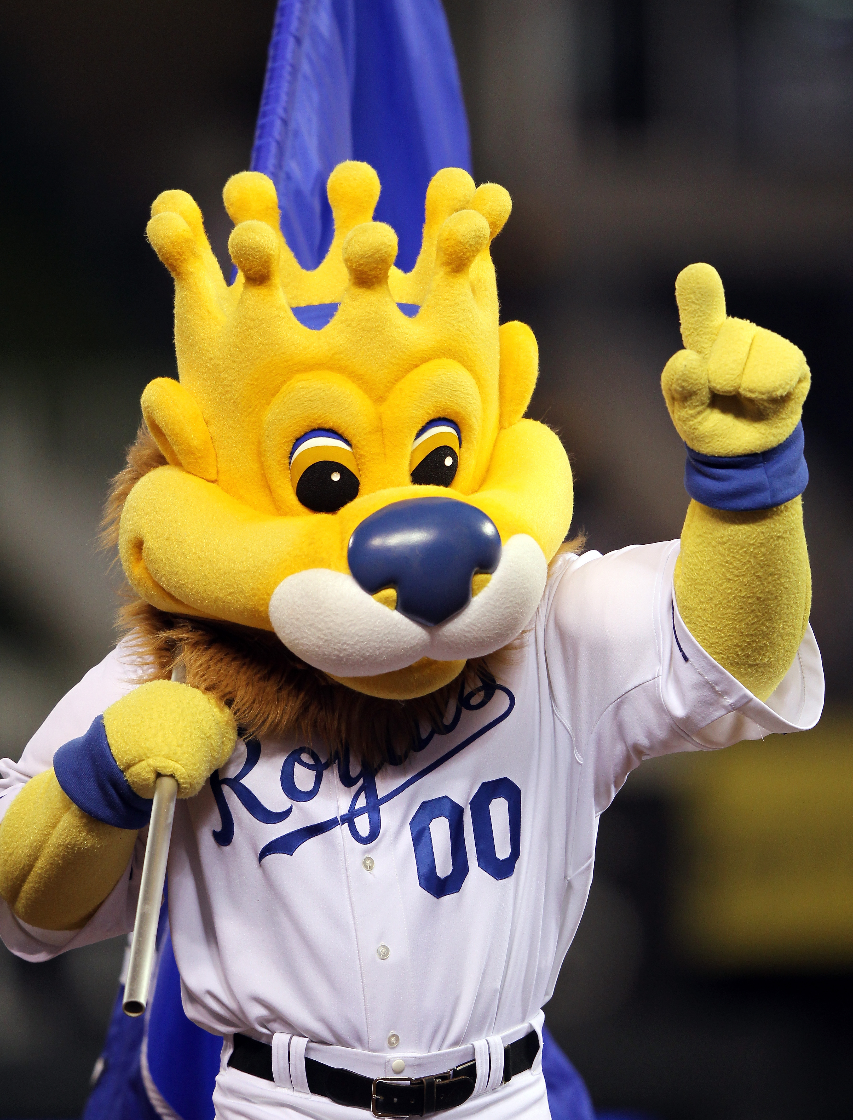 Fan injured by hotdog suing Kansas City Royals | ksdk.com