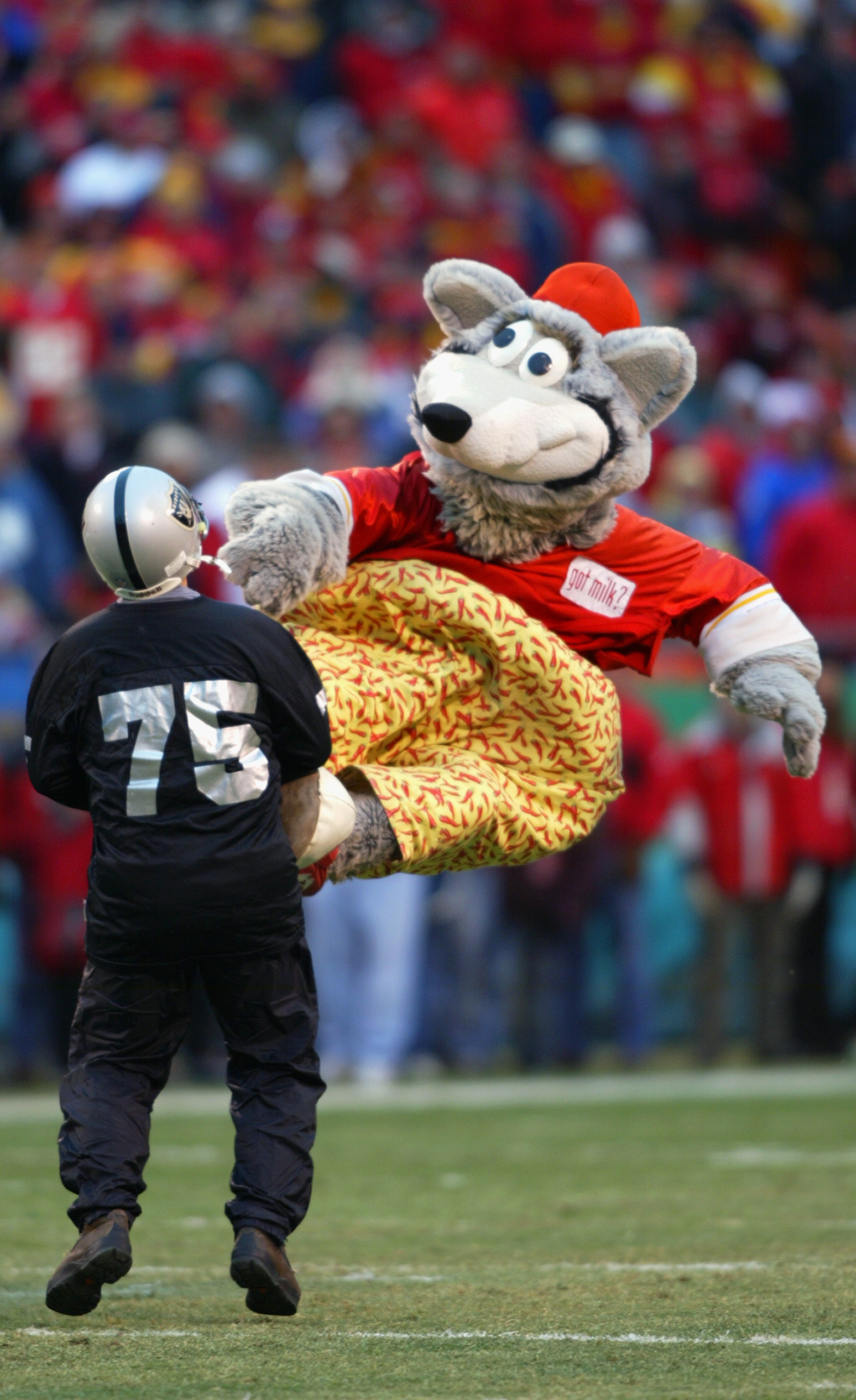 KC Chiefs mascot hurt during practice at Arrowhead