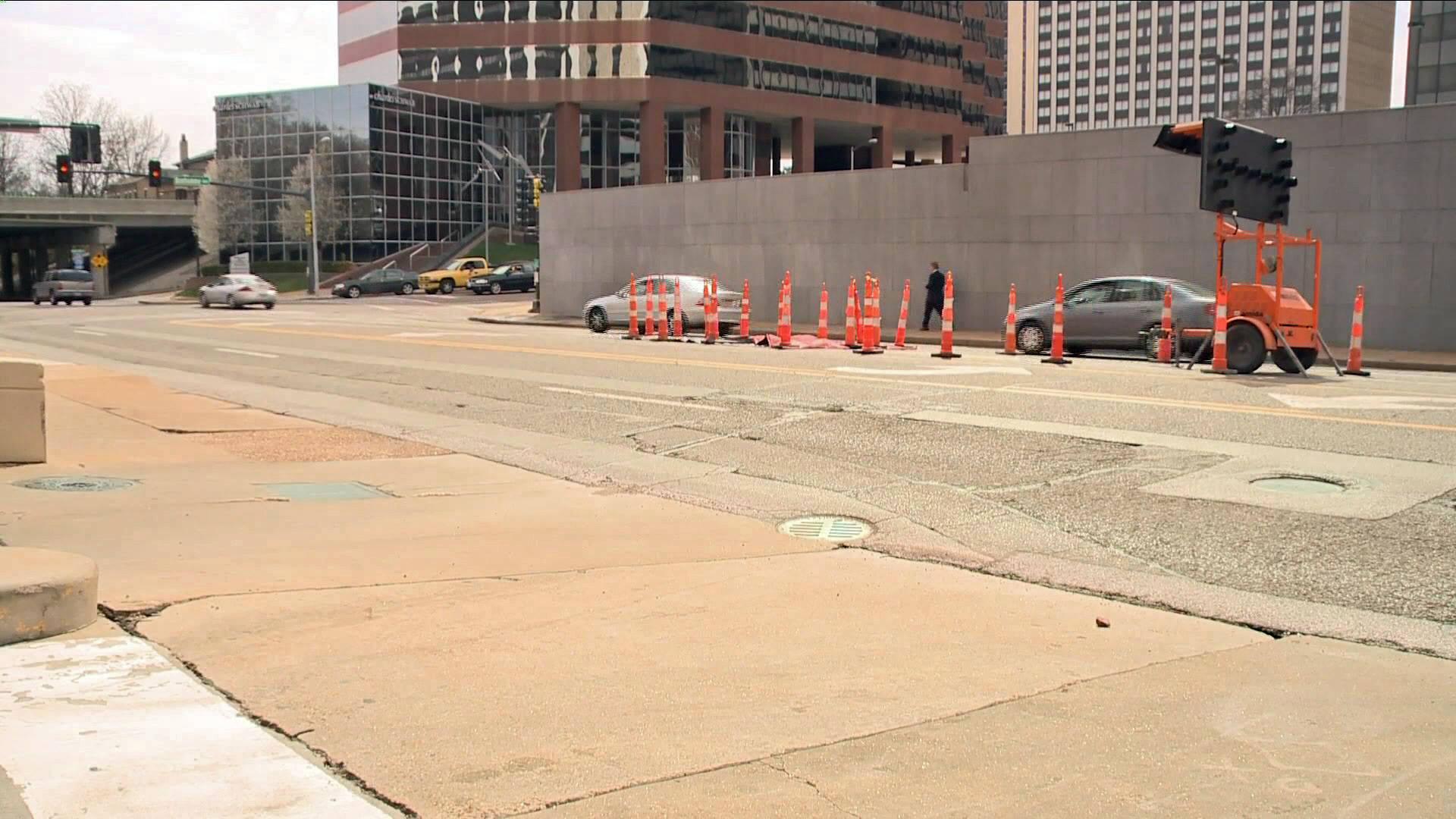 Southbound Hanley Road lane closing for repair