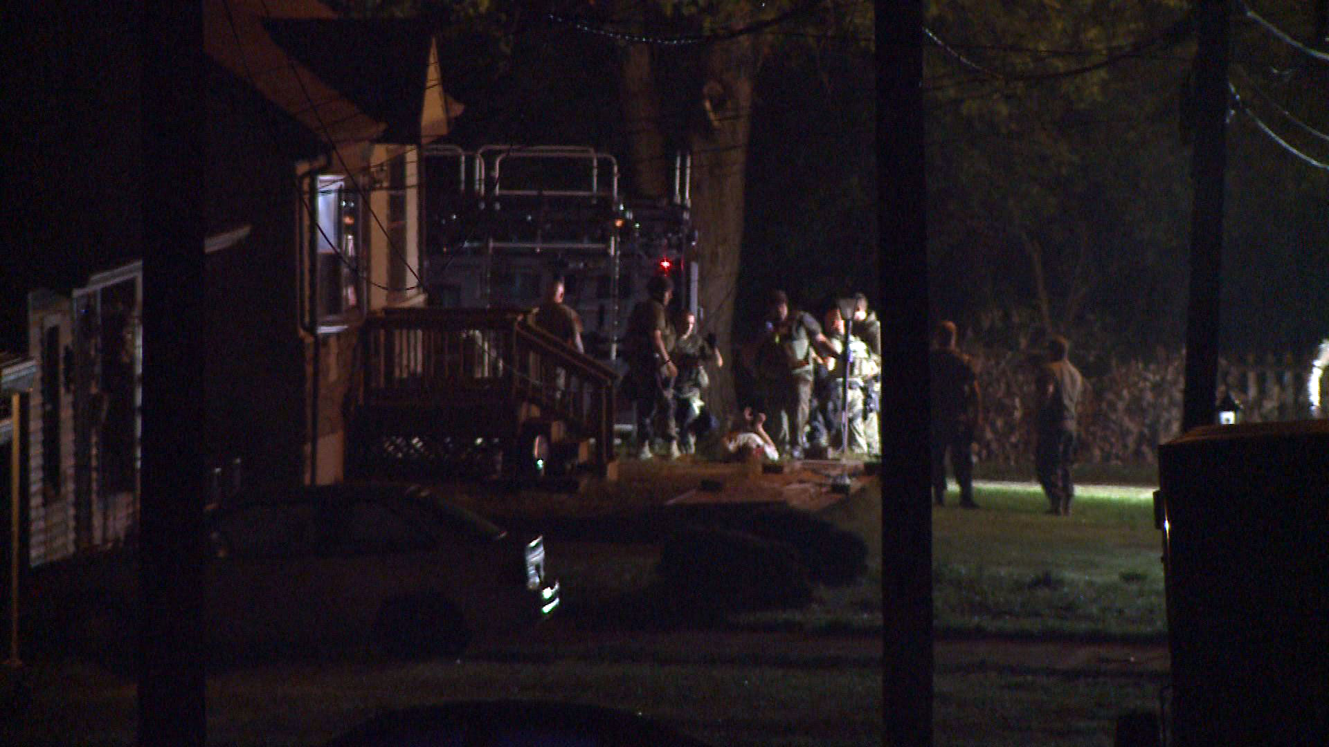 SWAT swarms Affton home during standoff | ksdk.com