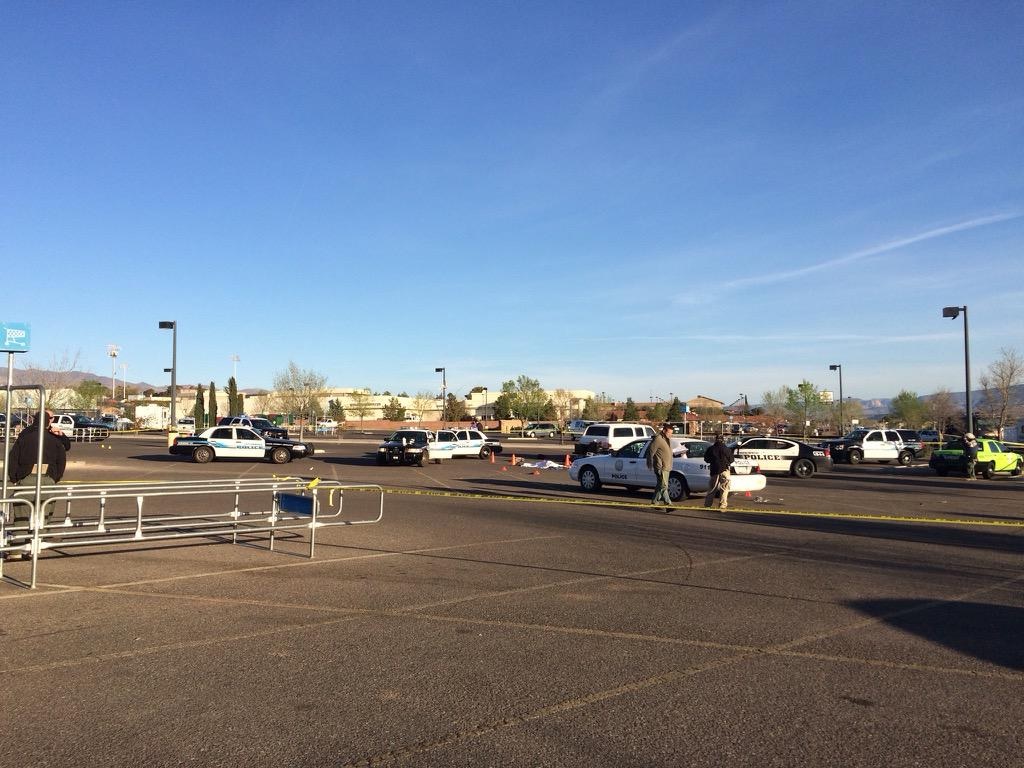 Az. Walmart brawl leaves 1 dead, officer shot