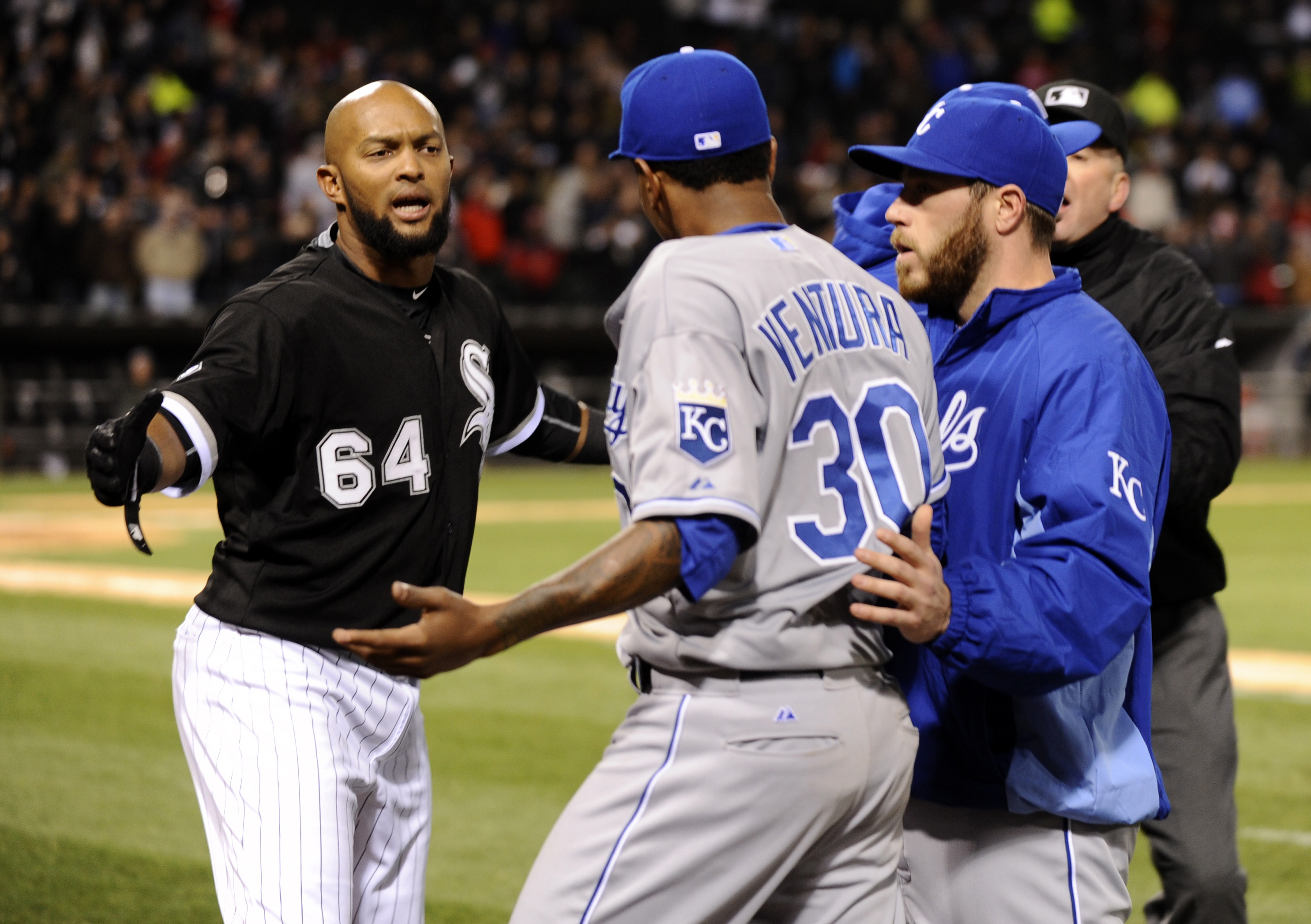 Yordano Ventura posts 1st complete-game win as Royals beat White Sox