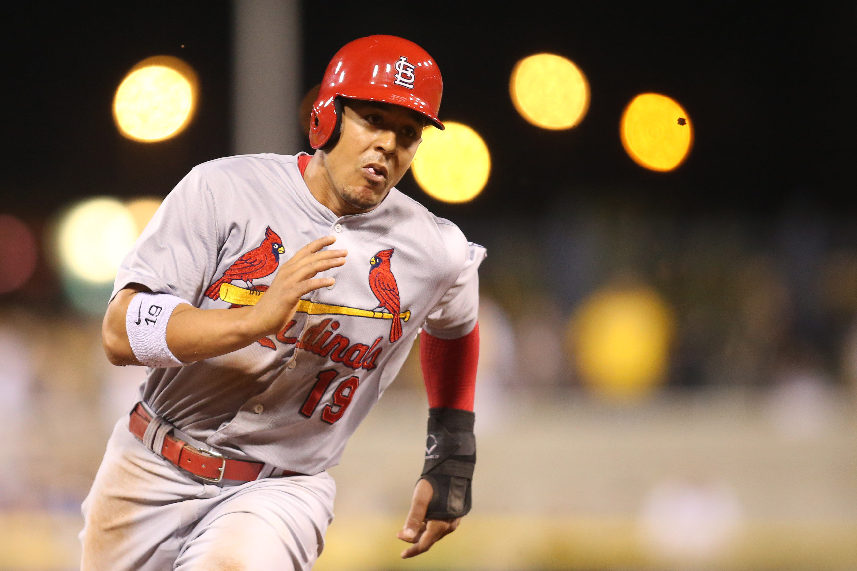 Watch Jon Jay's catch save the day for the St. Louis Cardinals in