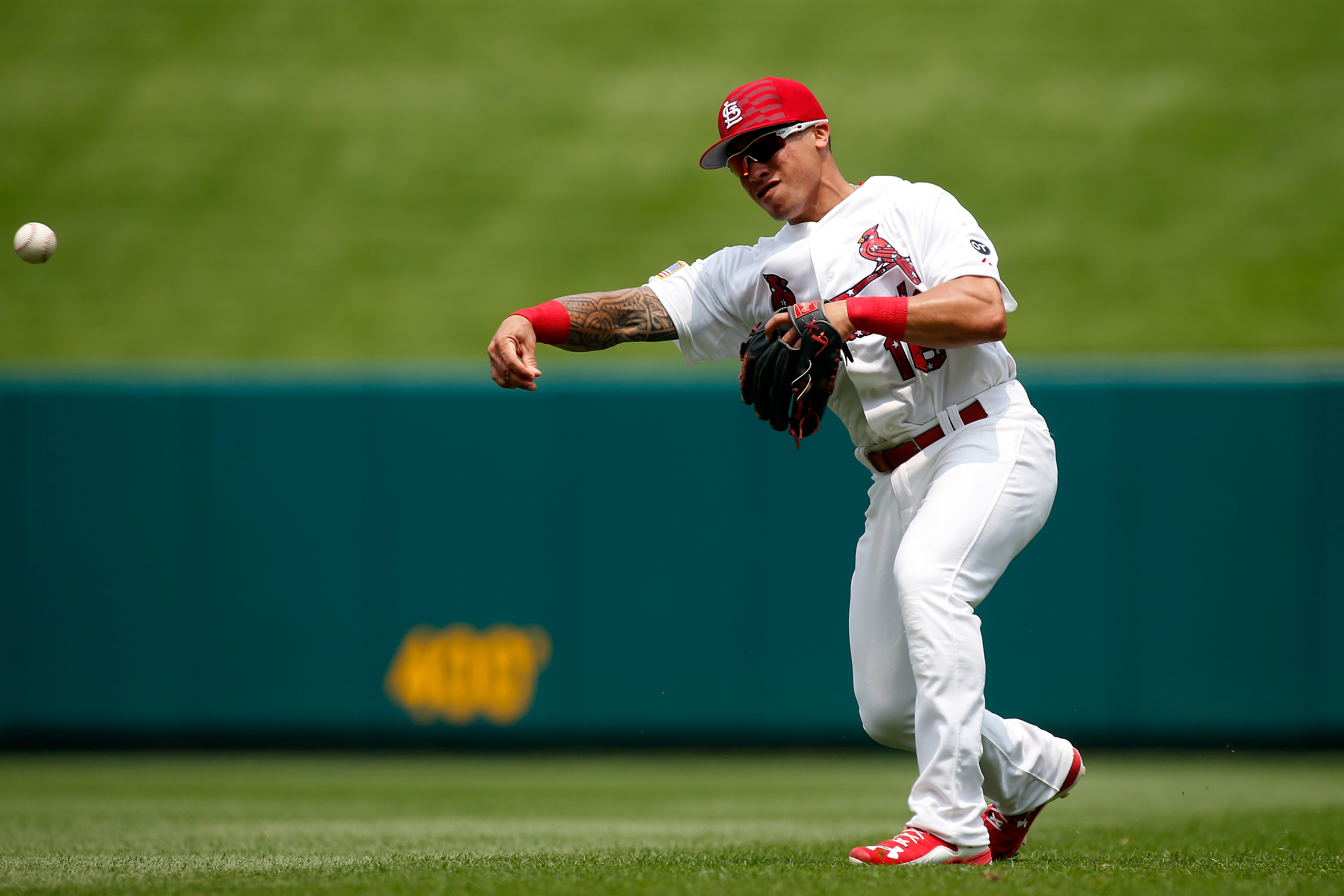 Cardinals edge Padres 2-1 to stop 4-game slide