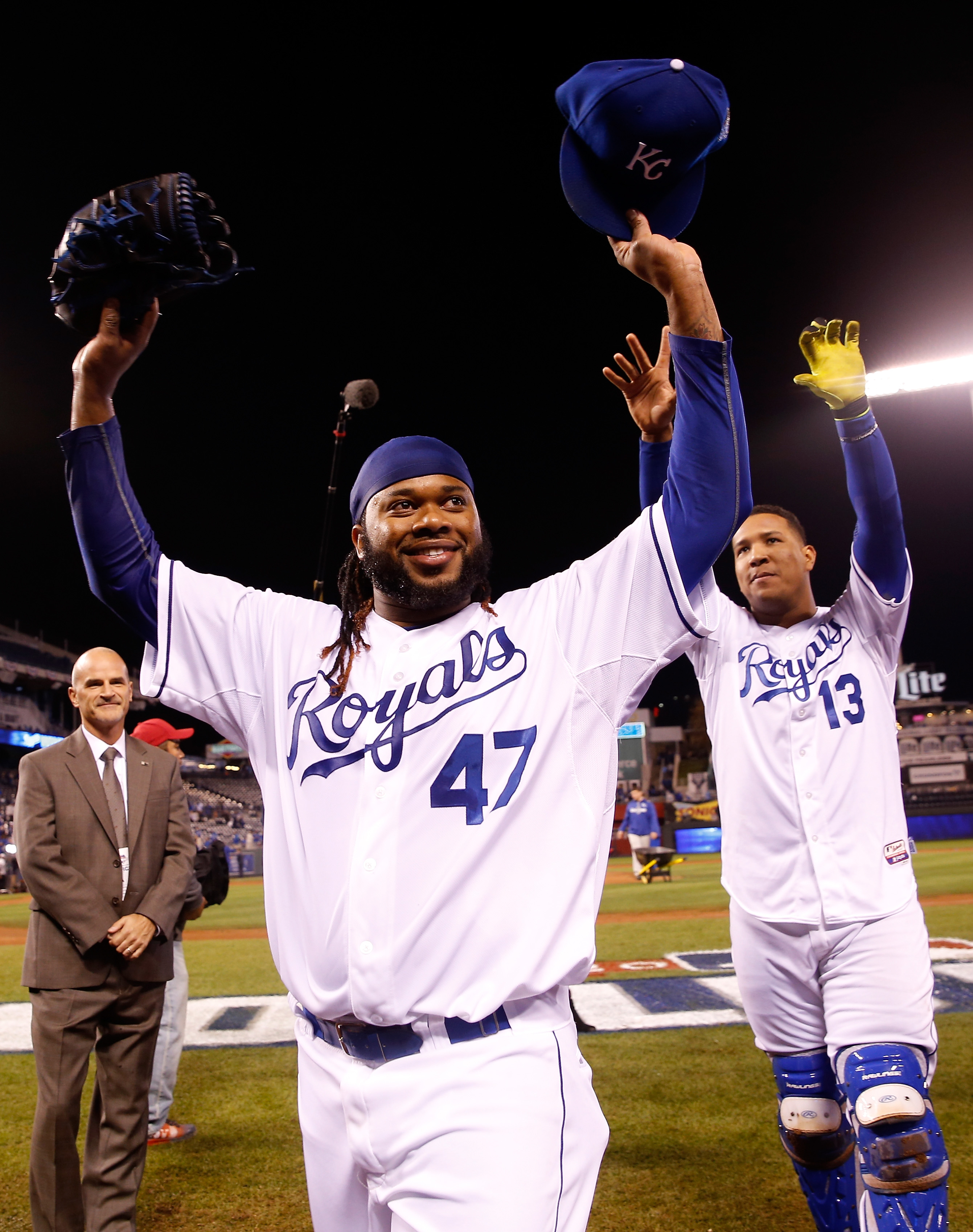World Series Gem by Johnny Cueto Helps Royals Rout Mets - The New