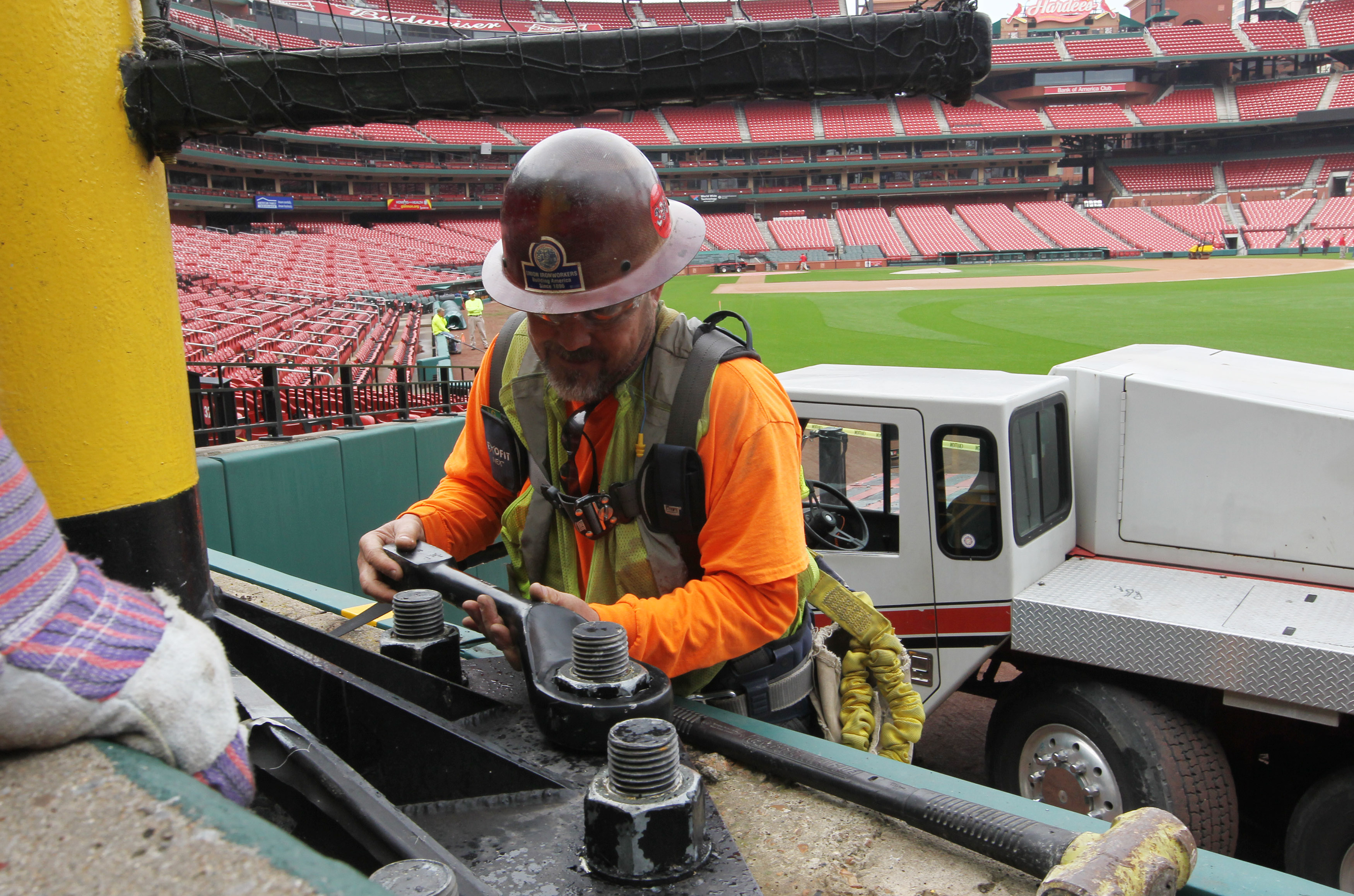 Busch Stadium foul poles being removed - temporarily