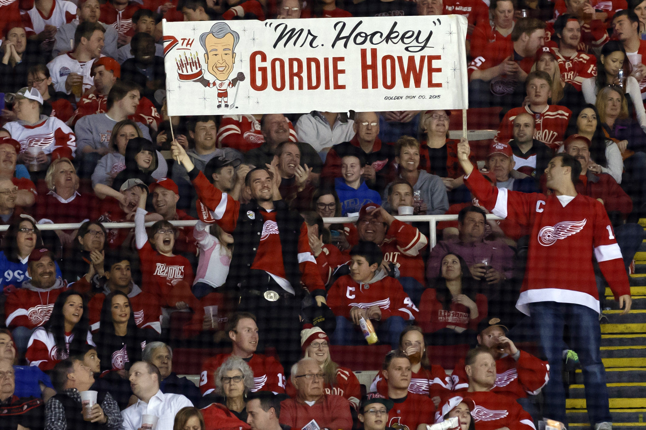 Red Wings legend Gordie Howe dies at the age of 88