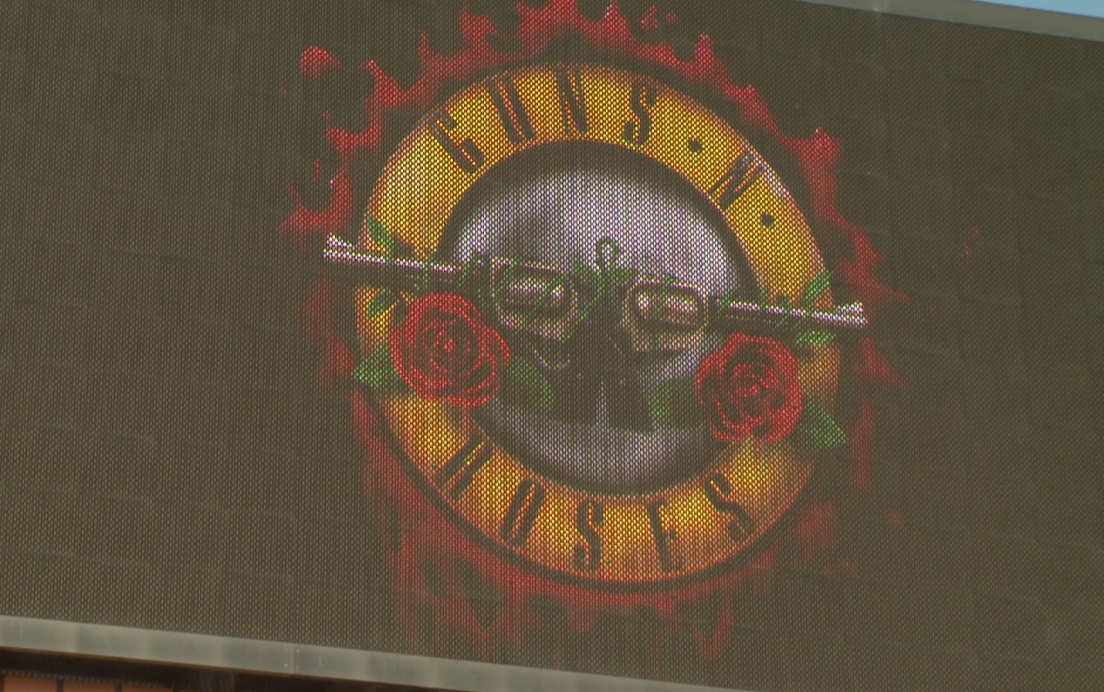 Guns N Roses Axl Rose Drops in on Billy Joels