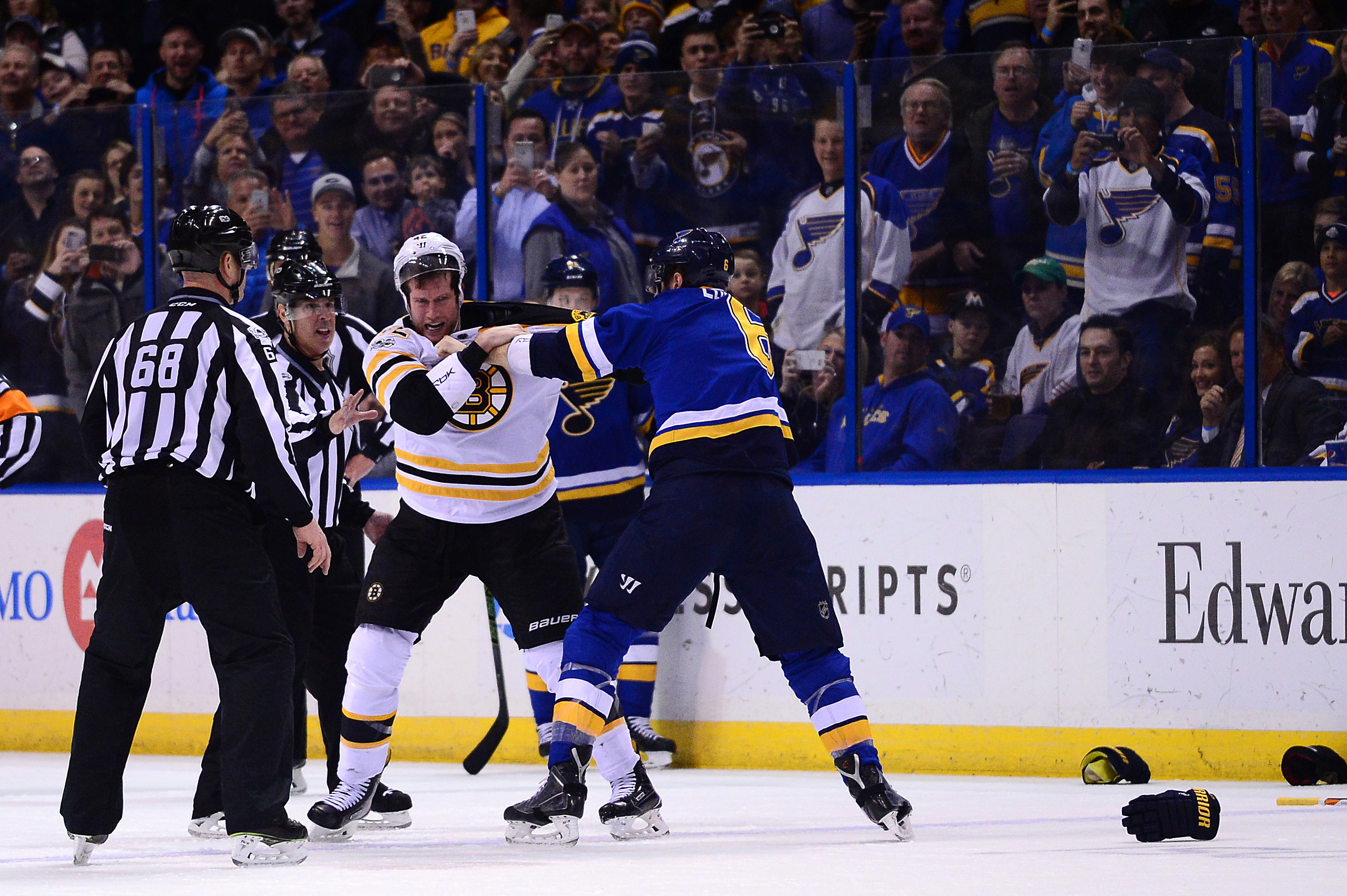 Bruins beat Blues 5-3 in Backes'...
