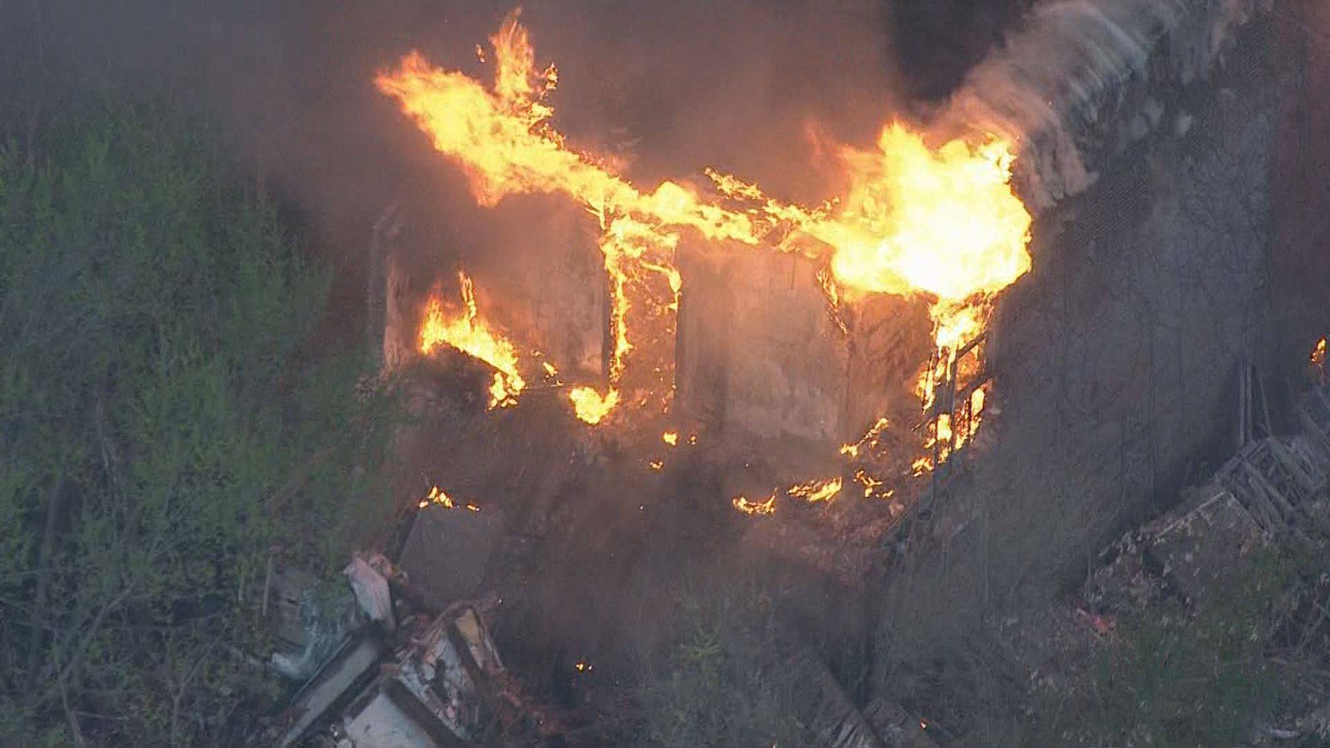 Firefighters battle fire in vacant north St. Louis building | ksdk.com