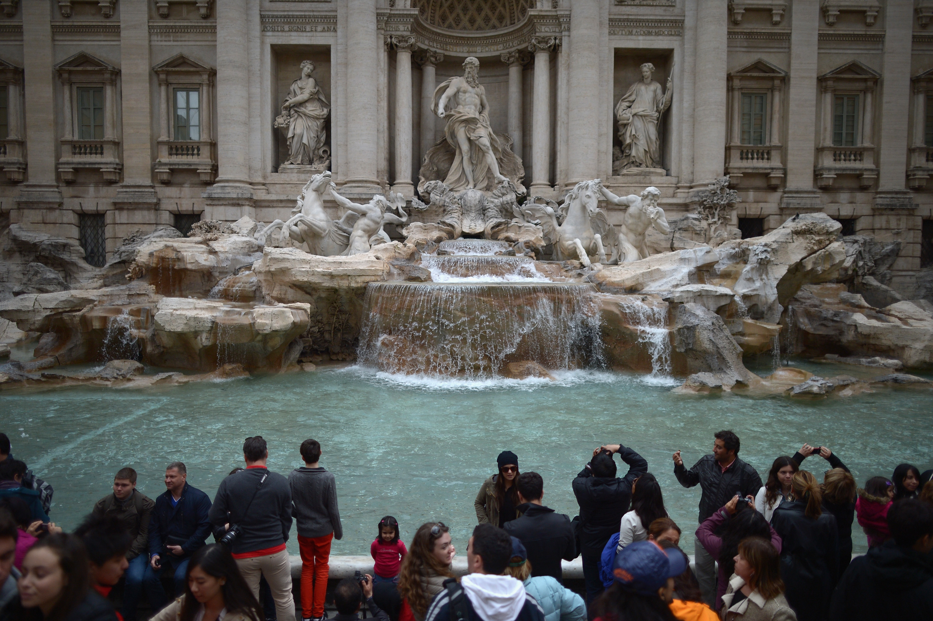 Kay Quinn recreates the Trevi Fountain throw
