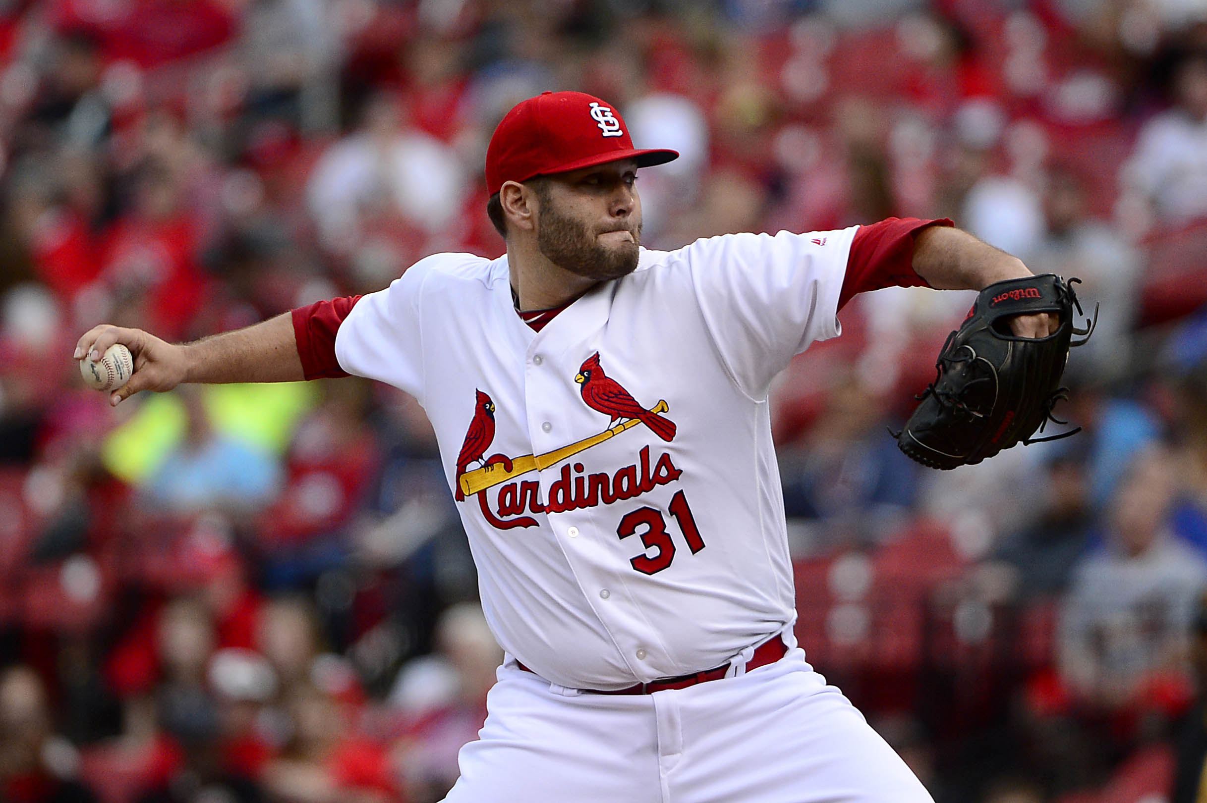 Lynn, Cardinals ease past Pirates 2-1