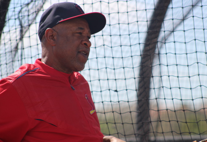 Download Ozzie Smith Raises Baseball Cap Wallpaper