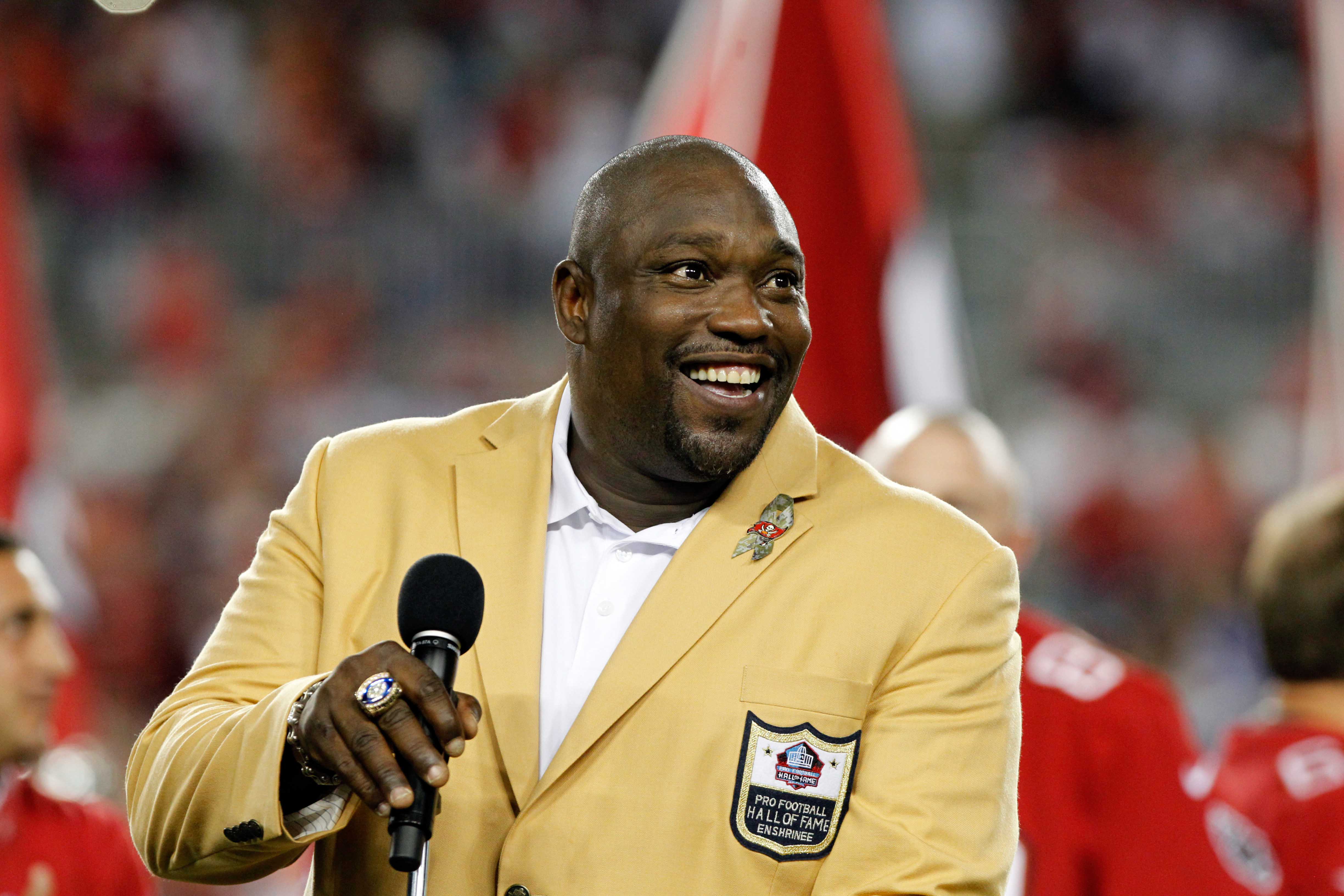 Hall of Famer Warren Sapp pledges to donate brain to concussion research