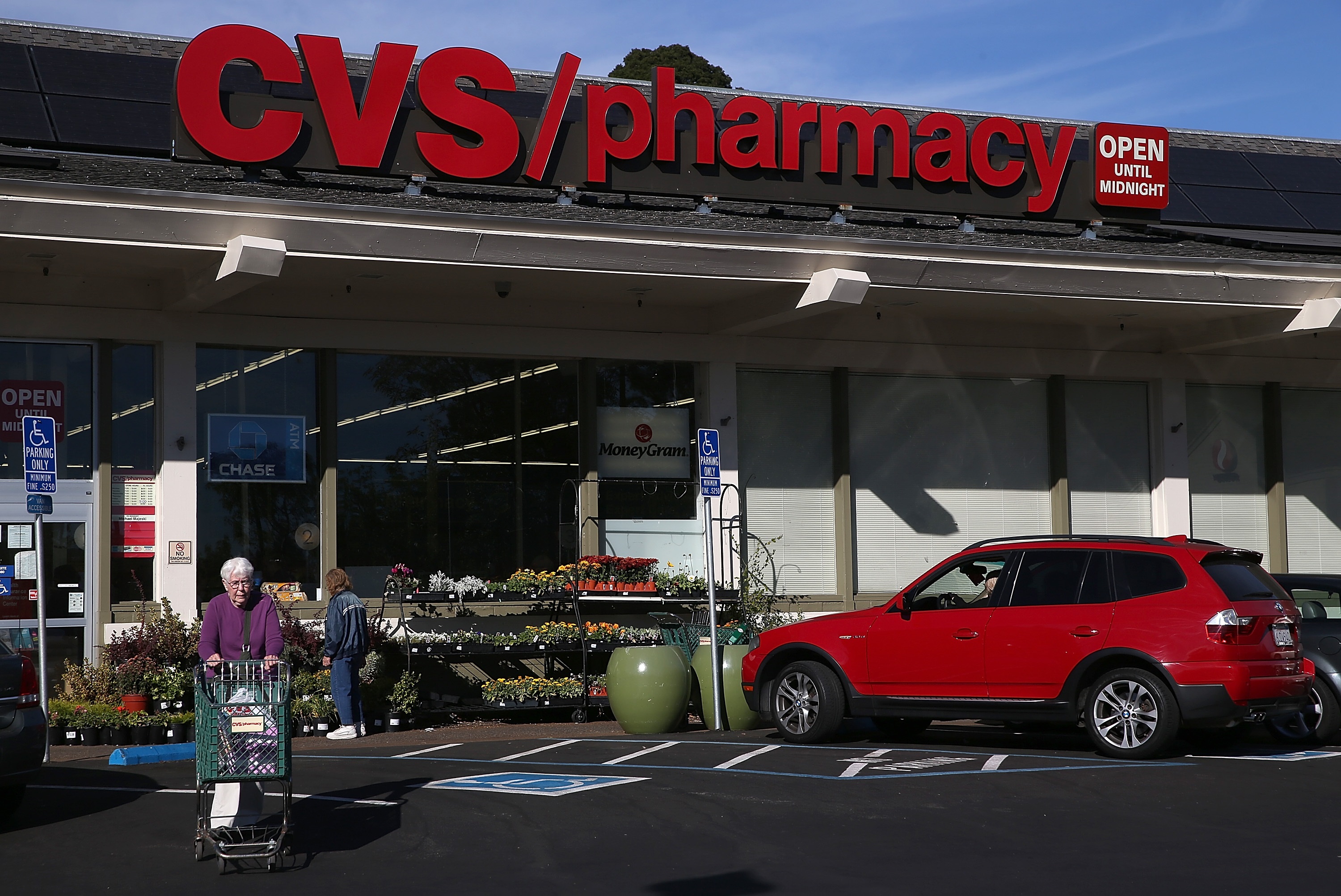 CVS Caremark plans stop selling tobacco products | ksdk.com