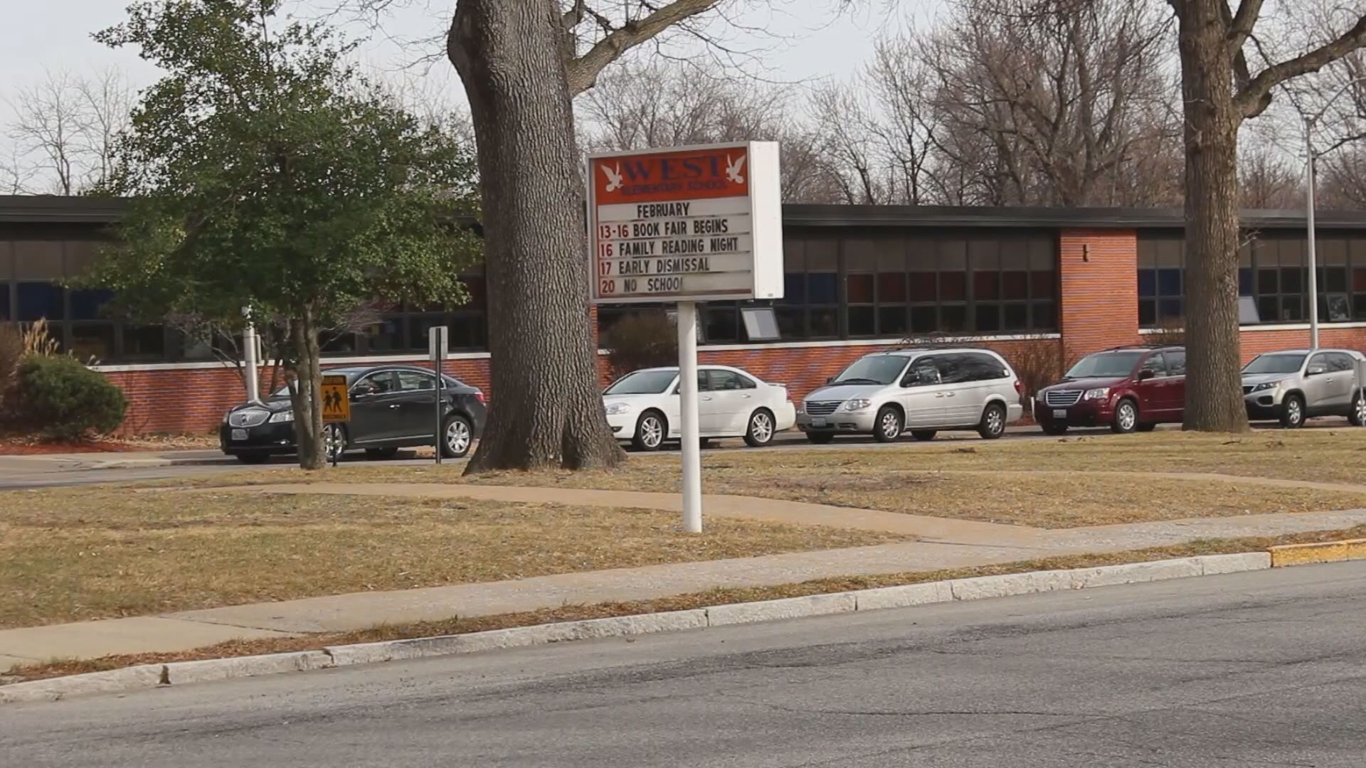 Alton Education Association votes to strike | ksdk.com